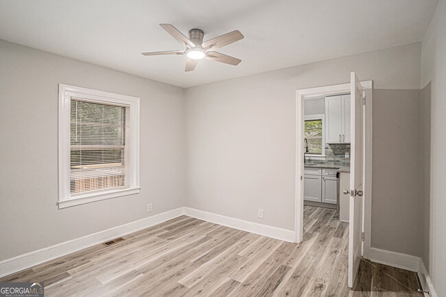 Building Photo - 1830 Meadow Ln