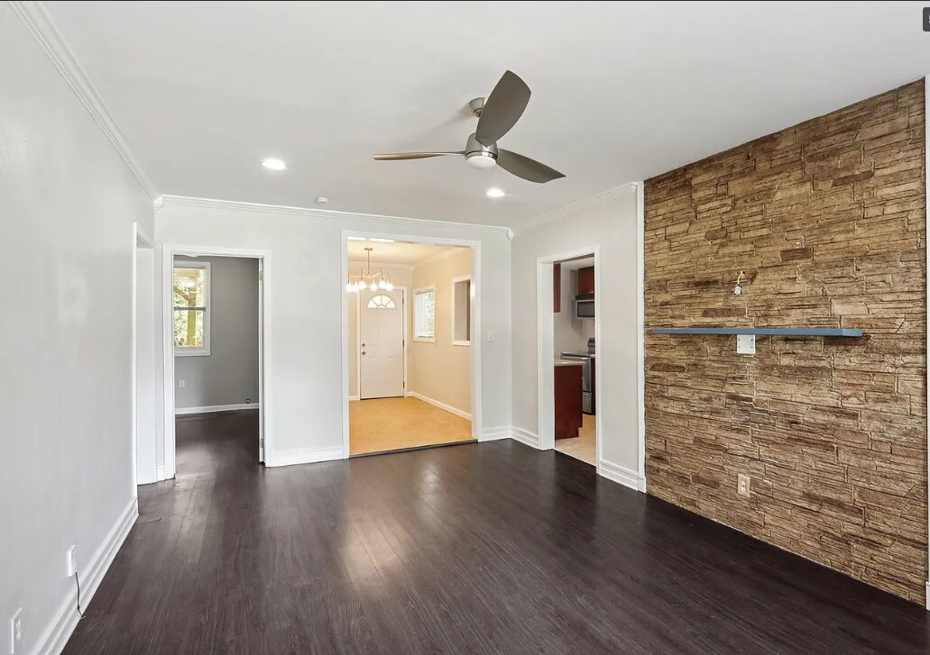 Building Photo - 1268 Eastland Rd SE