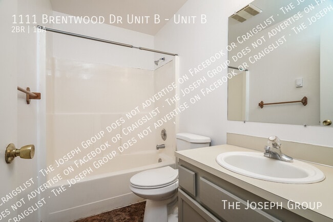 Building Photo - 1111 Brentwood Dr