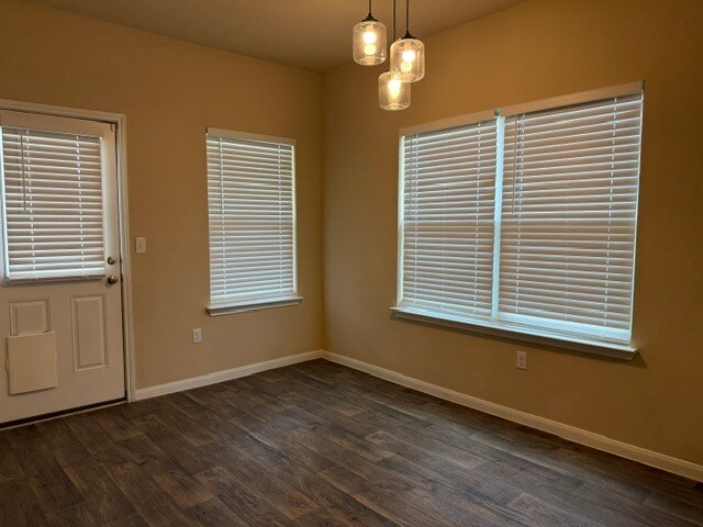 Building Photo - 226 Hess Dr