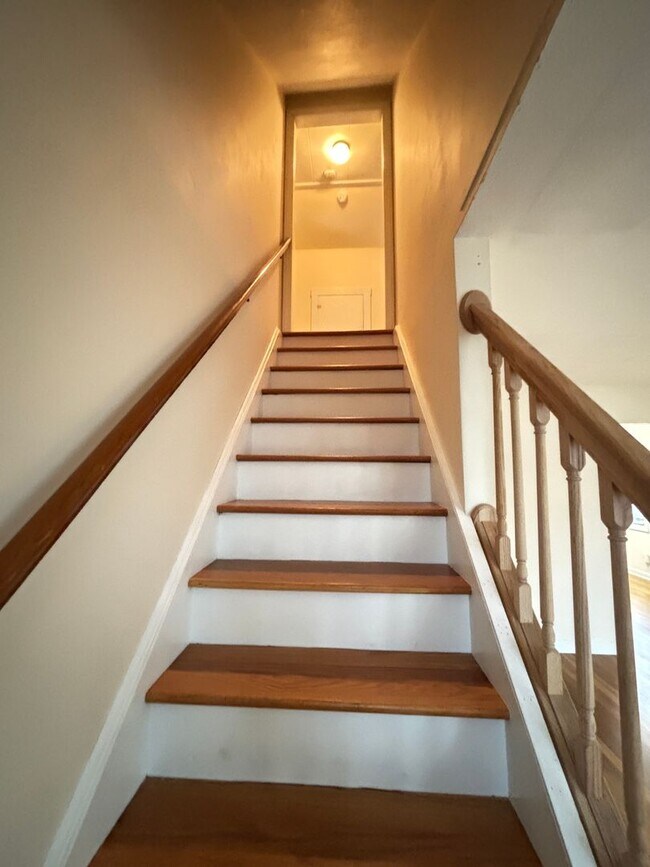 Building Photo - 4br Home for rent in Bethlehem PA