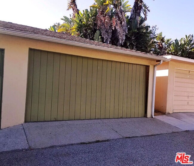 Building Photo - 5928 S La Tijera Blvd