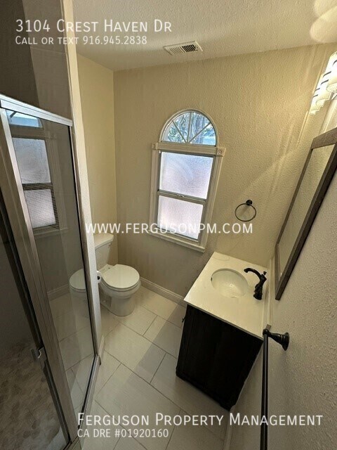 Building Photo - 3104 Crest Haven Dr