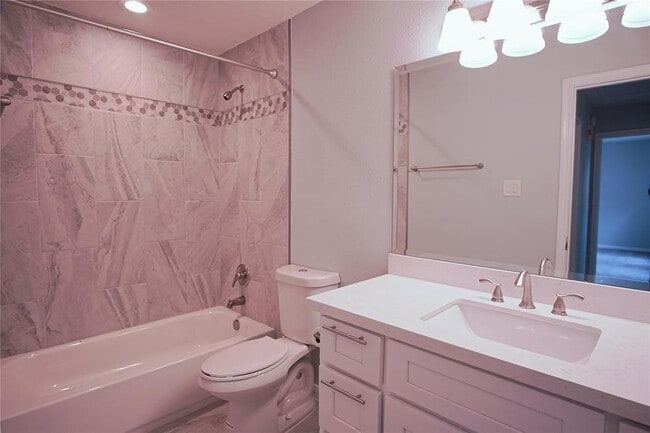 Building Photo - 15827 Echo Canyon Dr