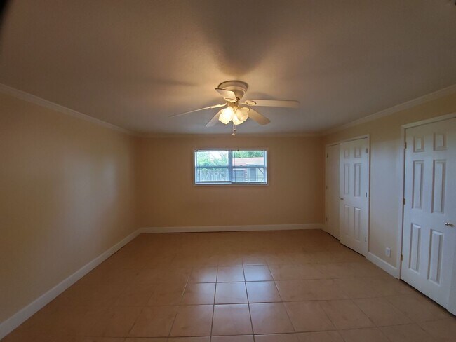 Building Photo - For Lease - Spacious 3 BR|1 BA Home, 10 Mi...