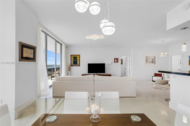 Building Photo - 7901 Hispanola Ave