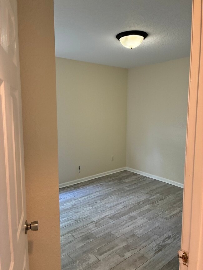 Building Photo - Beautiful 3/2 Duplex in Bay St. Louis MS