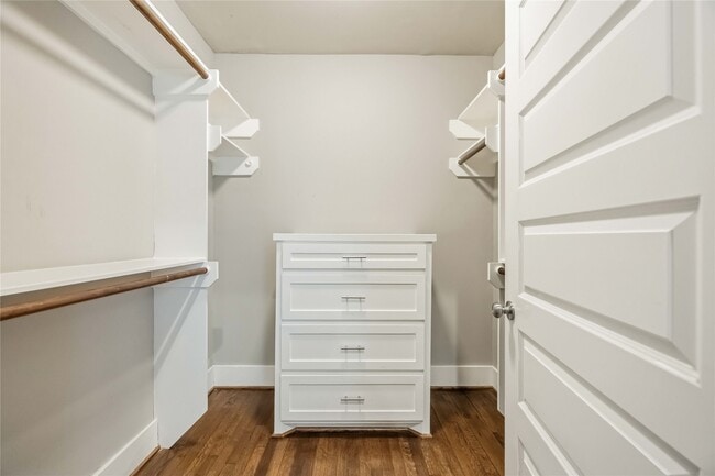 Building Photo - 1006 Enid St