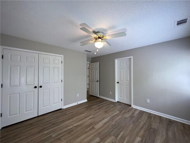 Building Photo - 12560 Crabapple Chase Dr