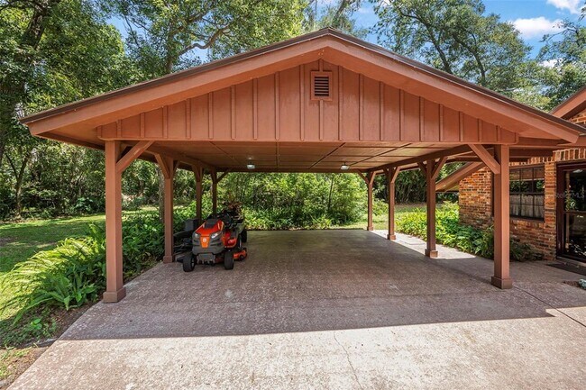 Building Photo - 1517 Manor Way