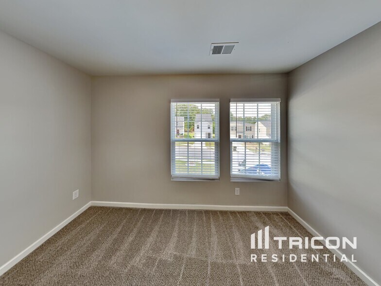 Building Photo - 341 Freeman Cir