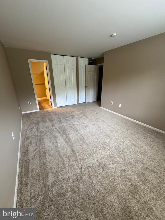 Building Photo - 906 Mews Dr
