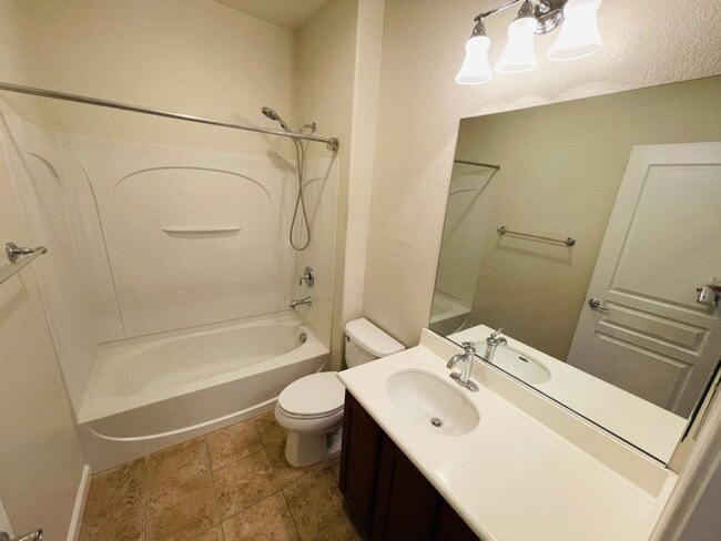Building Photo - 2BD/2BA Mountain House Condo, HOA, Water, & Garbage Included!