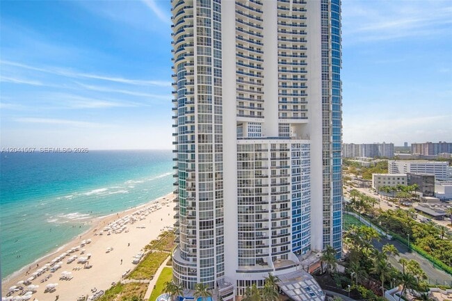Building Photo - 18201 Collins Ave