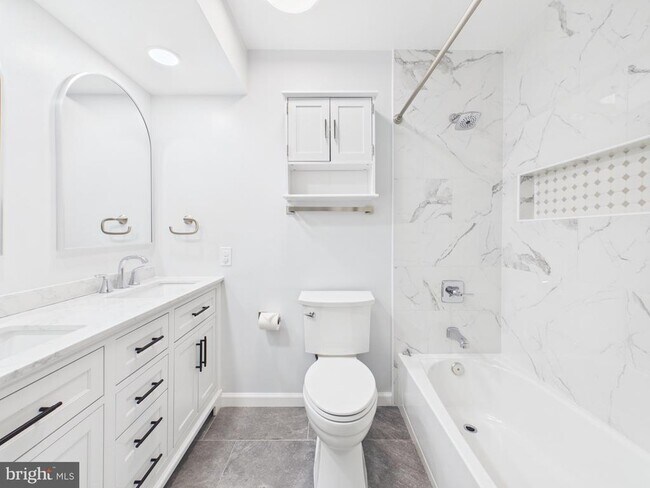 Building Photo - 9201 Cherrytree Dr