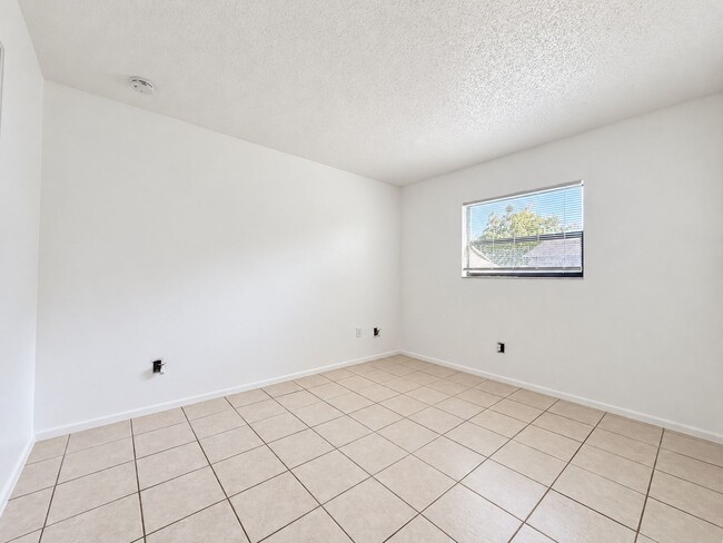 Building Photo - 3276 Split Willow Dr
