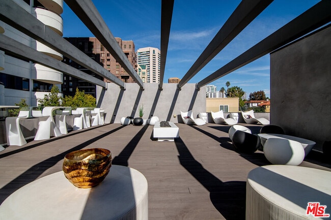 Building Photo - 10563 Ashton Ave