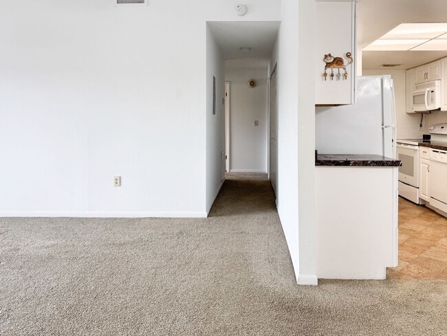 Building Photo - Tamarind - Renovated 2 Bedroom 2 Bath Condominium