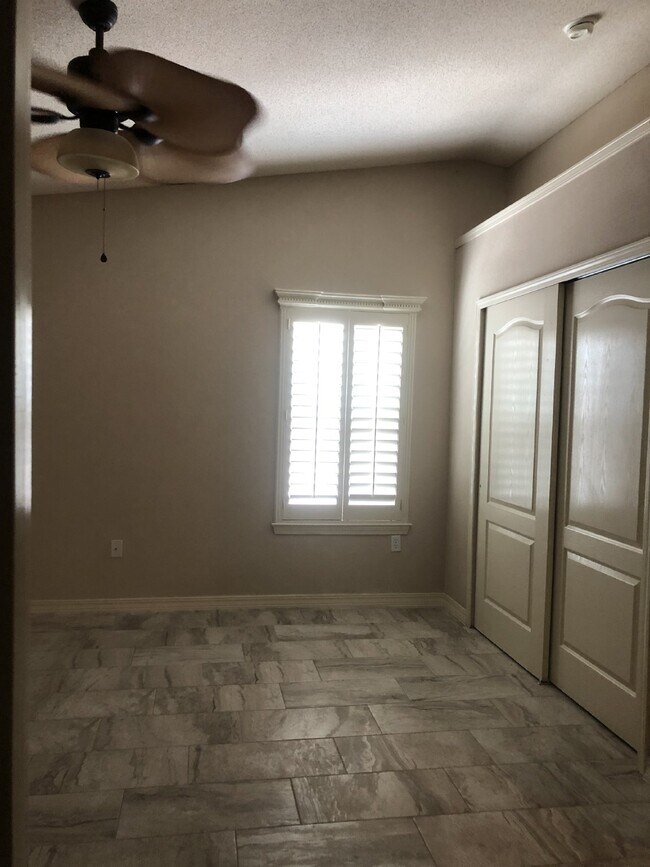 Building Photo - 6216 Lovebird Ln