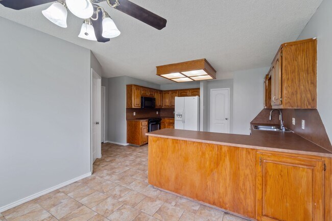 Building Photo - 8808 Timberlyn Way