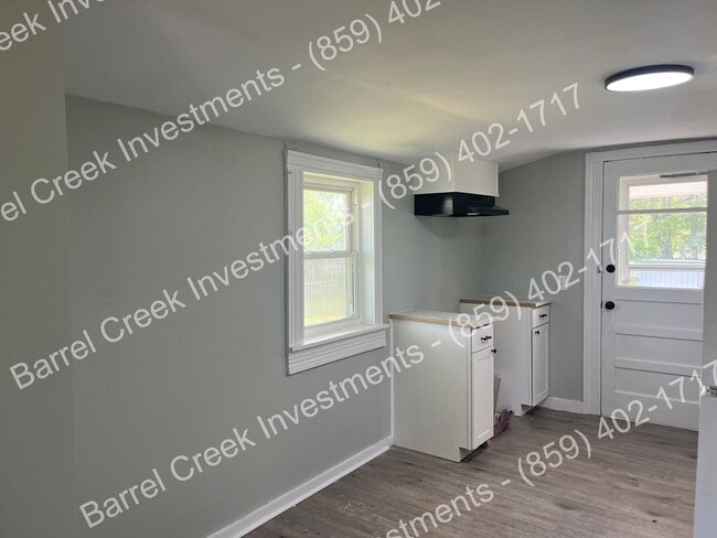 Building Photo - Newly Renovated 2-Bedroom, 1-Bath Home wit...