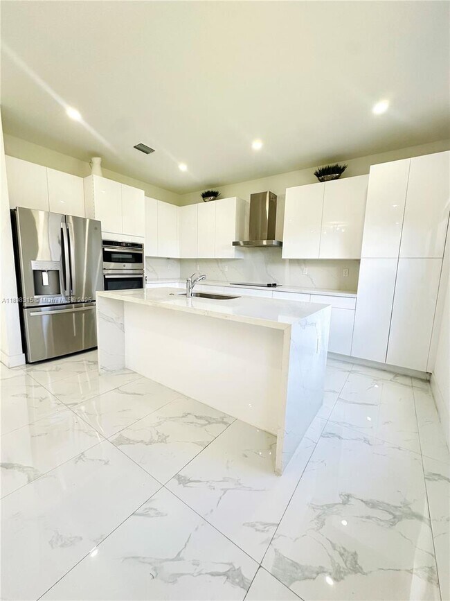 Building Photo - 1831 SW 145th Ave