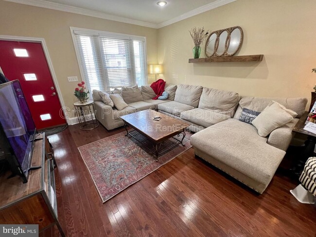 Building Photo - 2441 S Philip St