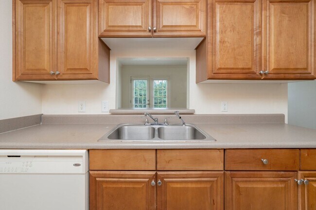 Building Photo - 2 Bedroom Townhouse in Crestview!