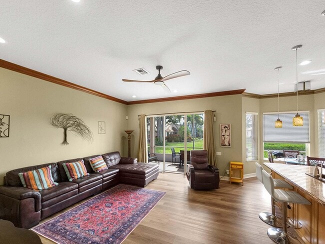 Building Photo - 5058 Glenville Dr