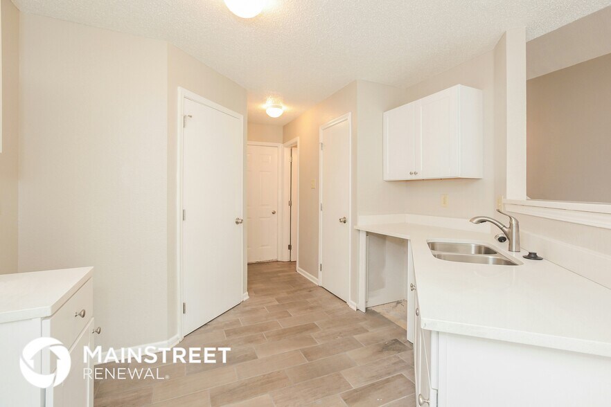 Building Photo - 5223 Tufton Dr