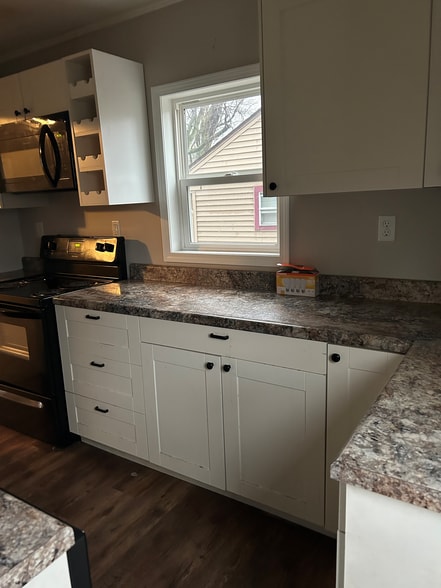 Building Photo - 1318 Hedgewood Dr