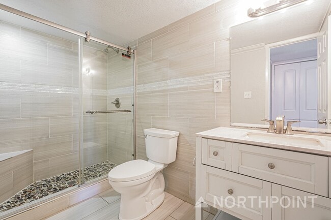 Building Photo - 3 BR/2BA | Newly Renovated Single Family Home |  Large Backyard|1- Car Garage!