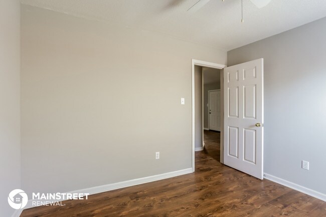 Building Photo - Apply Today - Move In Specials!