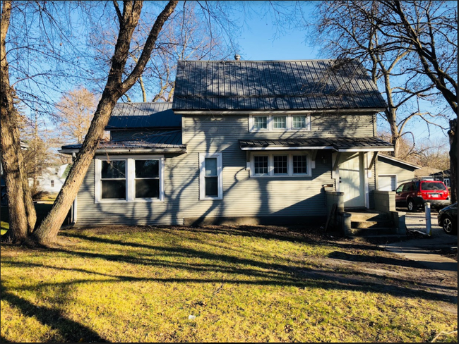 Building Photo - 1928 Olive St