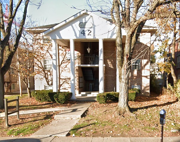 Building Photo - 42 E 13th Ave