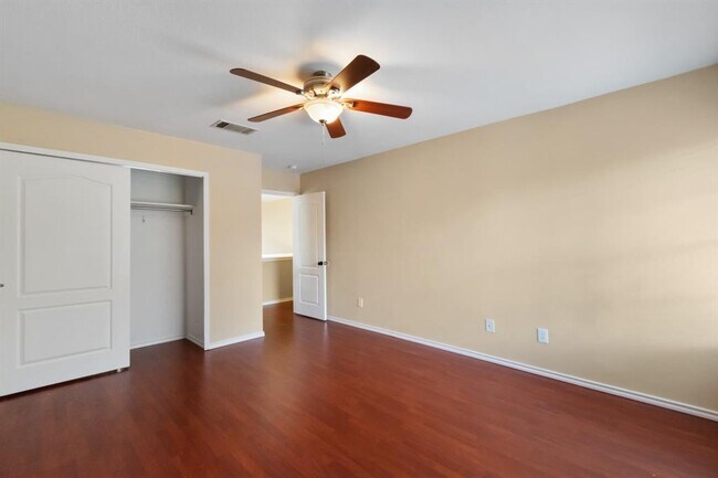 Building Photo - 1117 Del Roy Dr
