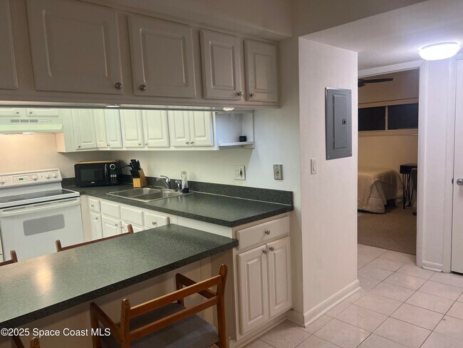 Building Photo - 180 Flagler Ln