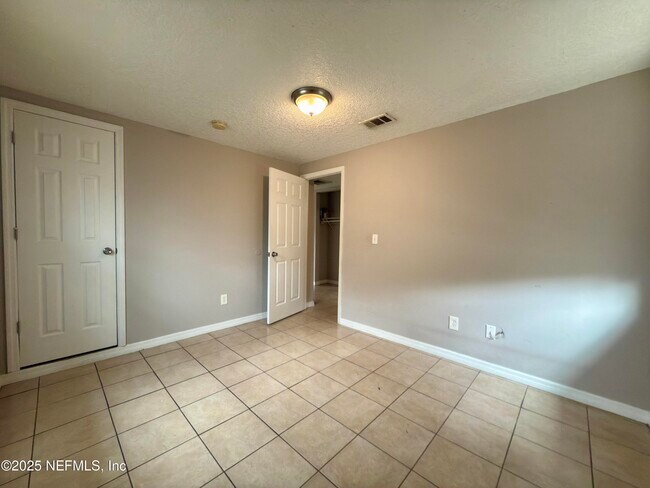 Building Photo - 1721 Dot St