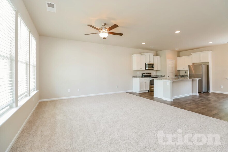 Building Photo - 701 Jackson Ct