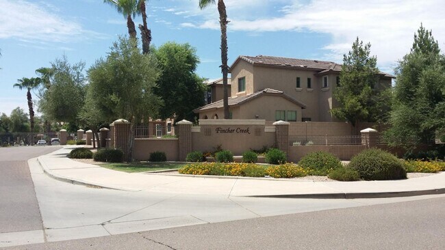 Building Photo - 4 Bedroom, 3 Bathroom Fincher Creek Home