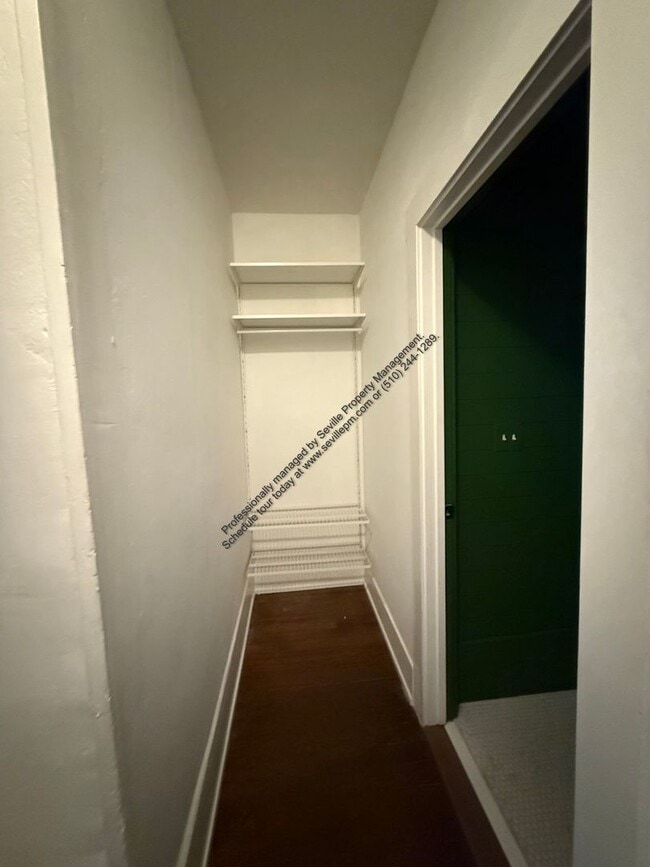 Building Photo - 18th and Filbert St