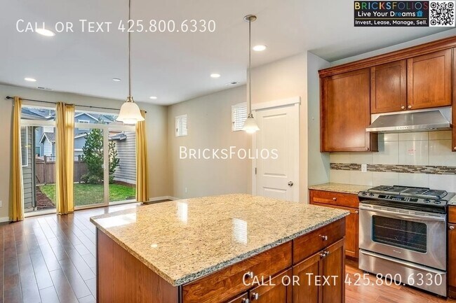 Building Photo - 10495 Sheridan Cres NE