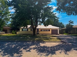 Building Photo - Updated 3 Bed Home with Sunroom + Large Fenced Yard