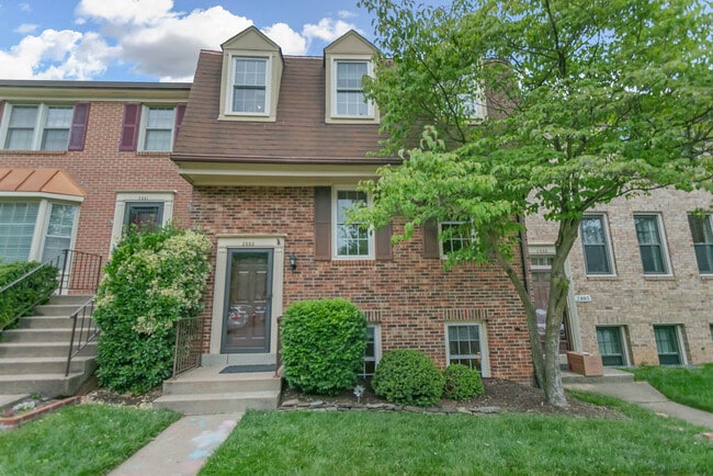 Primary Photo - 2883 Sutton Oaks Ln