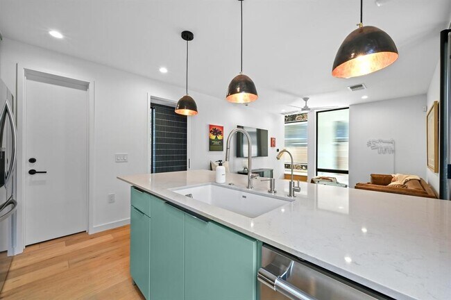 Building Photo - 1709 Willow St