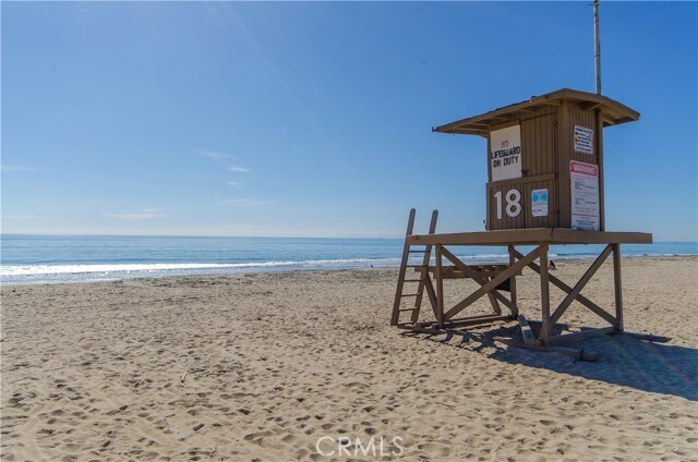 Building Photo - 1720 W Oceanfront