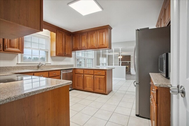 Building Photo - 5BR Back River Views | 2-Car Garage | Cul-de-Sac | Hampton VA