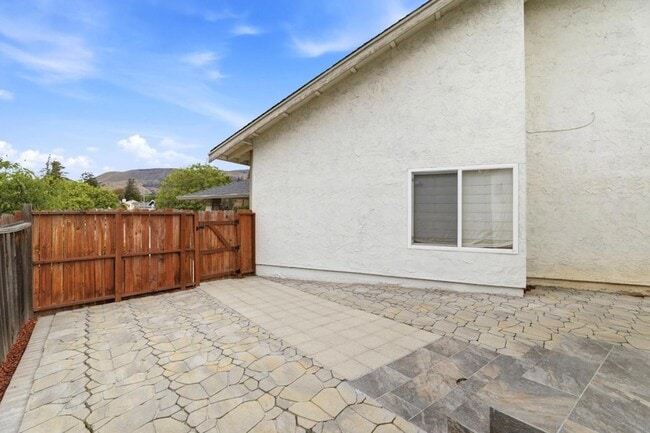 Building Photo - 1802 Ponca Ct