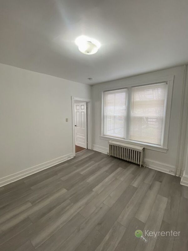 Building Photo - 16 N Rigby Ave