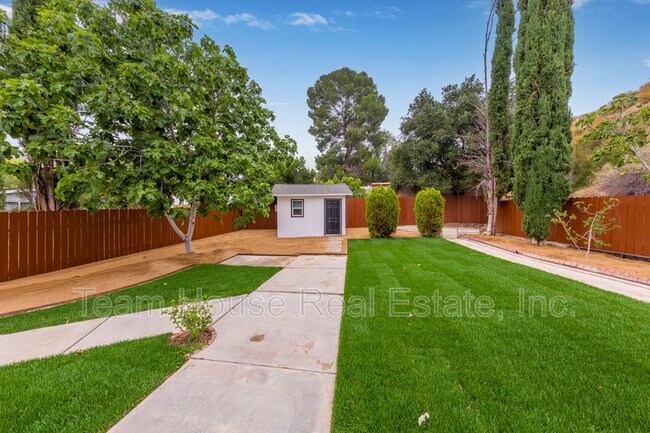 Building Photo - 18735 Bookham Dr